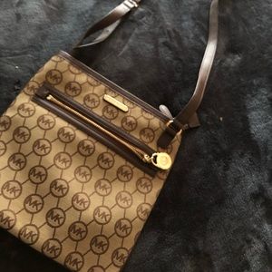 michael kor crossbody